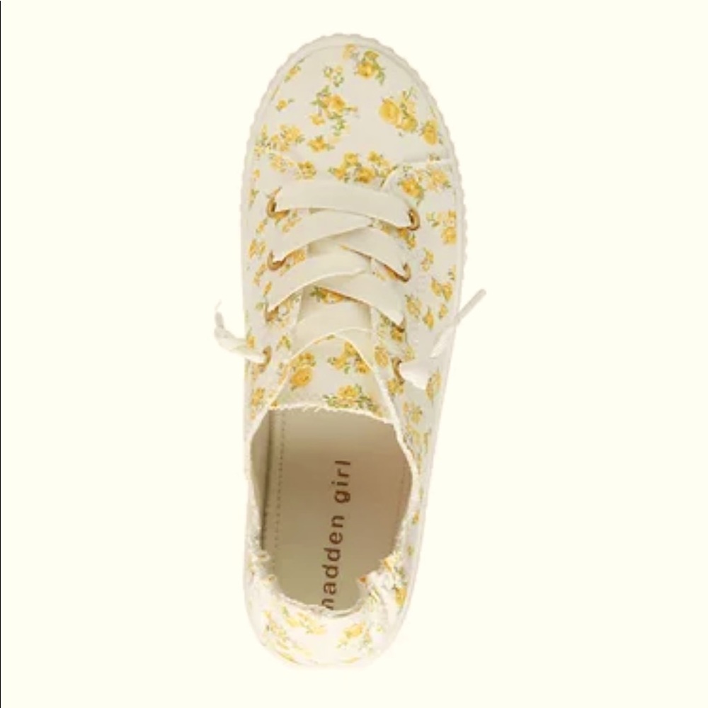 NEW! Madden Girl Marisa Sneakers Natural Floral Size 9
